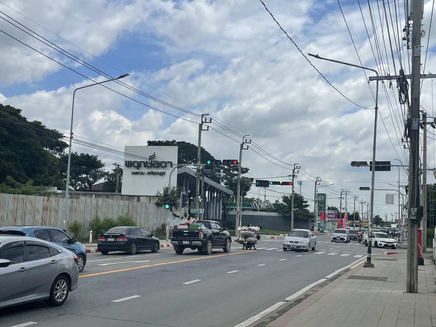 ขายที่ดินเปล่า ทำเลดี ติดหมู่บ้านพฤกษ์ลดา เหมาะสำหรับทำร้านค้าขายและโกดัง กรุงเทพ