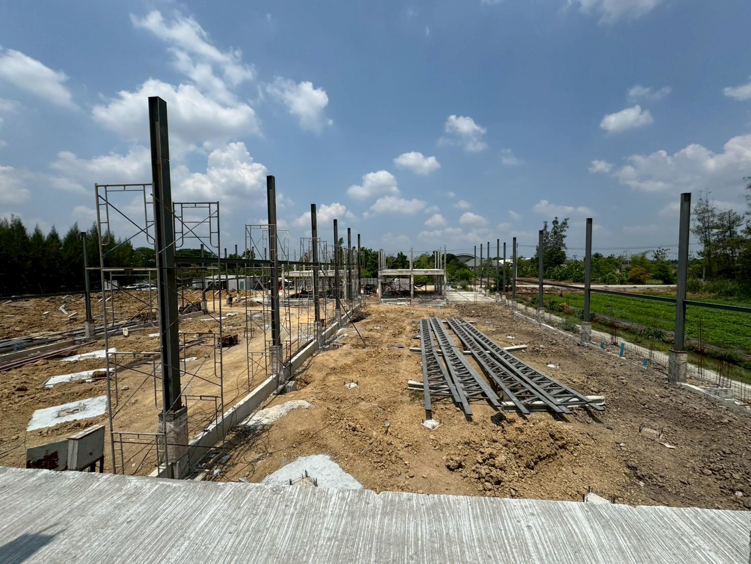 ให้เช่าโกดังพร้อมสำนักงาน พื้นที่ 1 ไร่ ไฟฟ้า 3 เฟส  พุทธมณฑล จ.นครปฐม 
