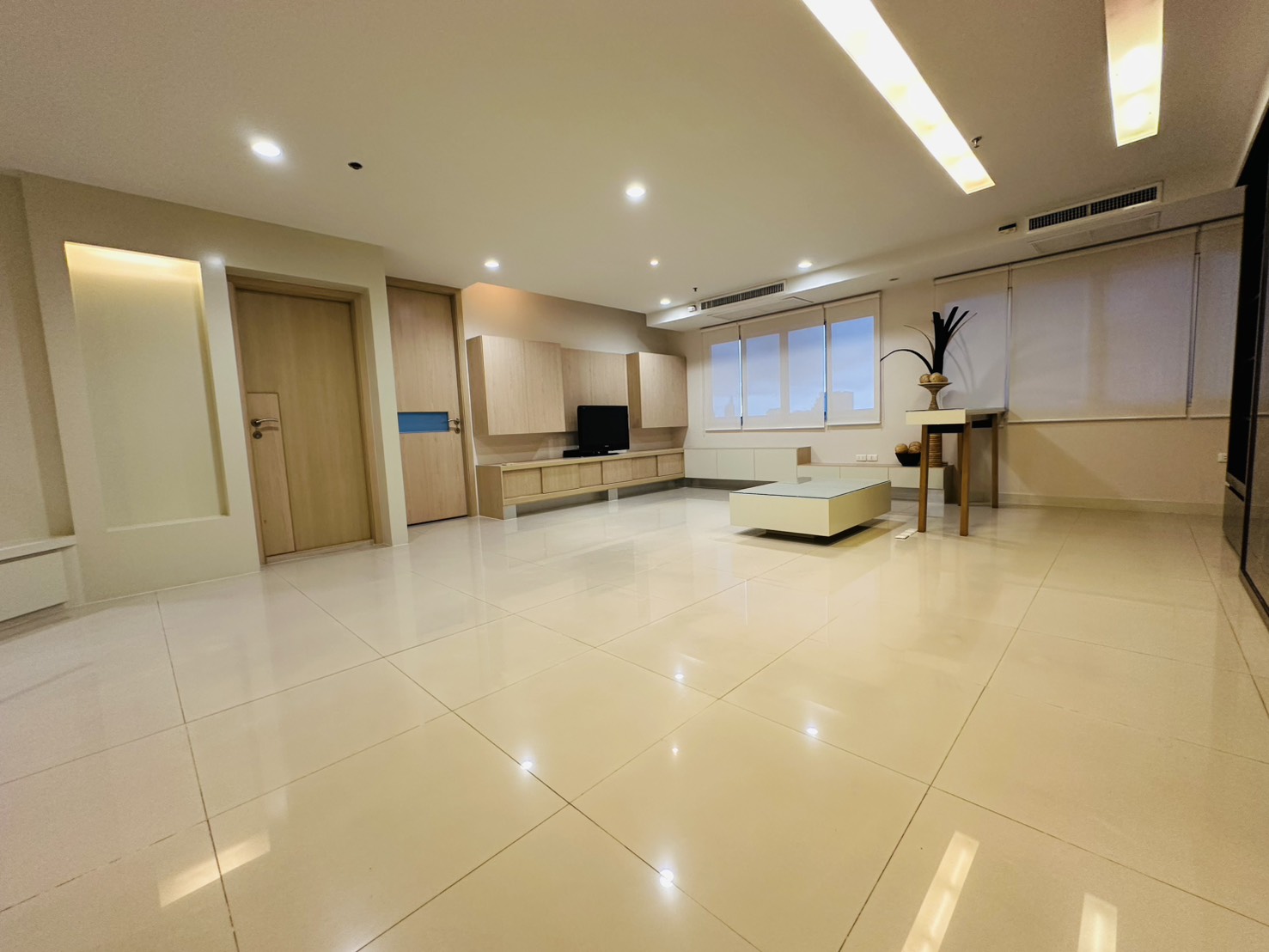ขายคอนโด Wittayu Complex  ใกล้ BTSเพลินจิต  เขตราชเทวี กรุงเทพมหานคร