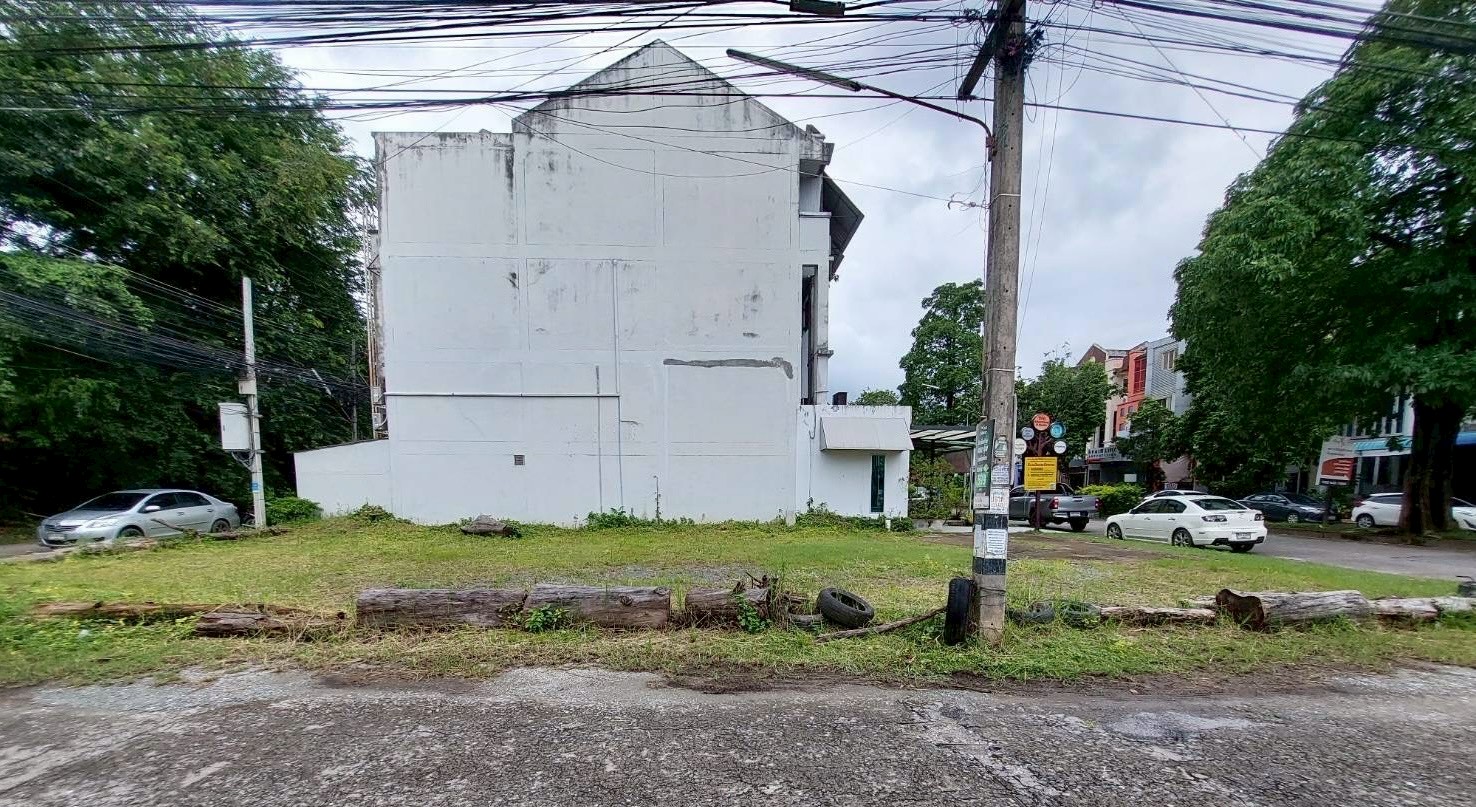 Prime Corner Land in Chiang Mai Land | Rare Opportunity for Luxury Development
