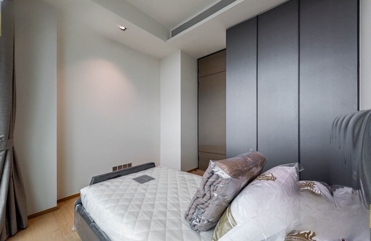 ขายคอนโดหรู 28 Chidlom ใจกลางชิดลม พร้อมอยู่ ห้องใหม่ไม่เคยเข้าอยู่