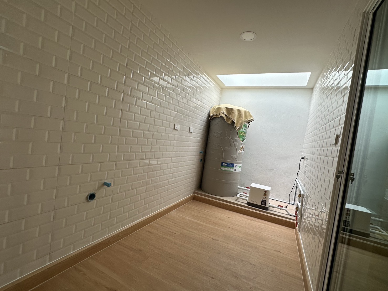 ขายทาวน์เฮ้าส์ 2 ชั้น รีโนเวทใหม่ทั้งหลัง สไตล์ Modern Minimalist พร้อมอยู่