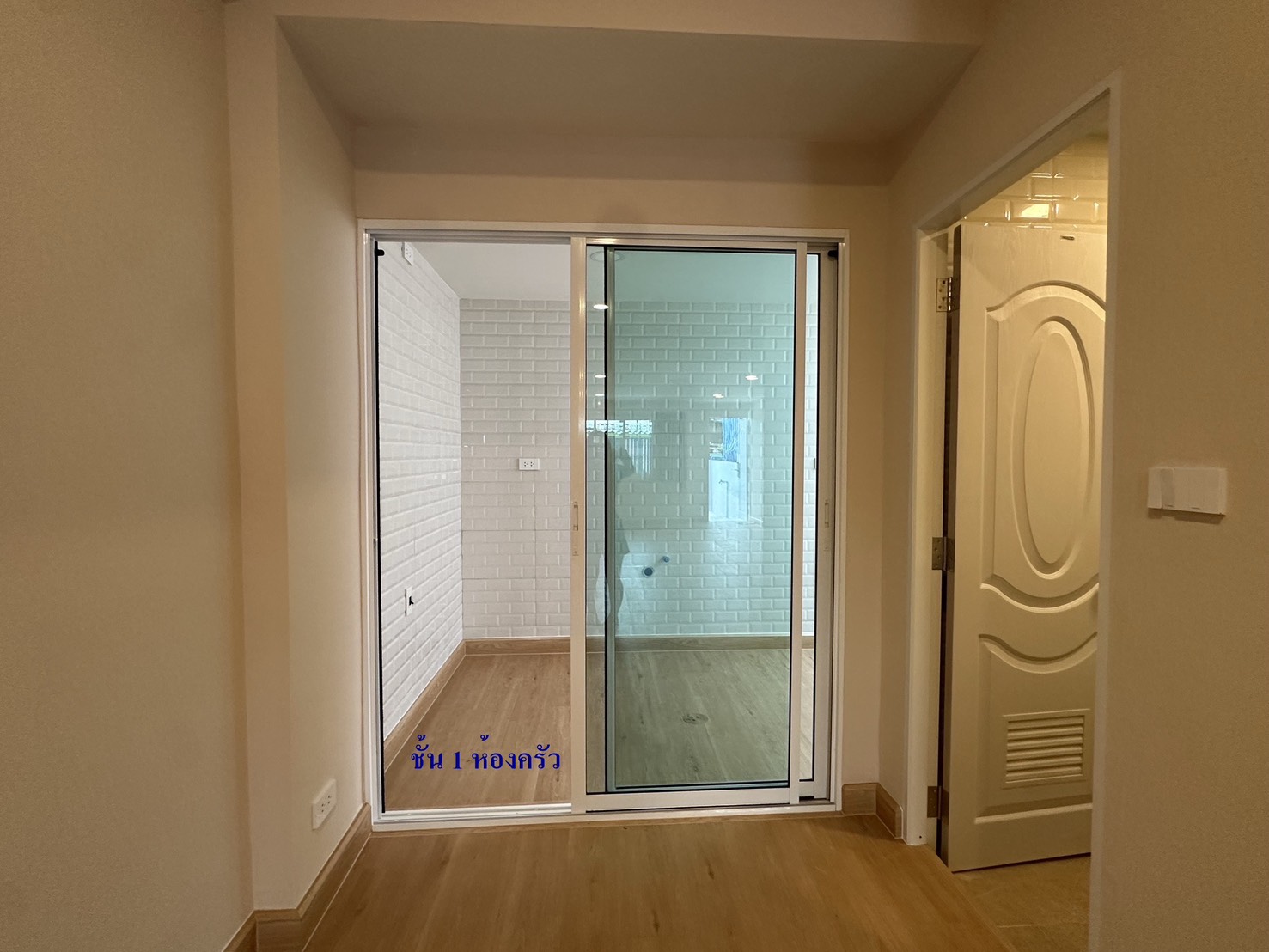 ขายทาวน์เฮ้าส์ 2 ชั้น รีโนเวทใหม่ทั้งหลัง สไตล์ Modern Minimalist พร้อมอยู่