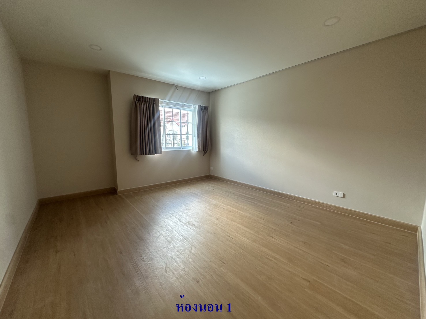 ขายทาวน์เฮ้าส์ 2 ชั้น รีโนเวทใหม่ทั้งหลัง สไตล์ Modern Minimalist พร้อมอยู่
