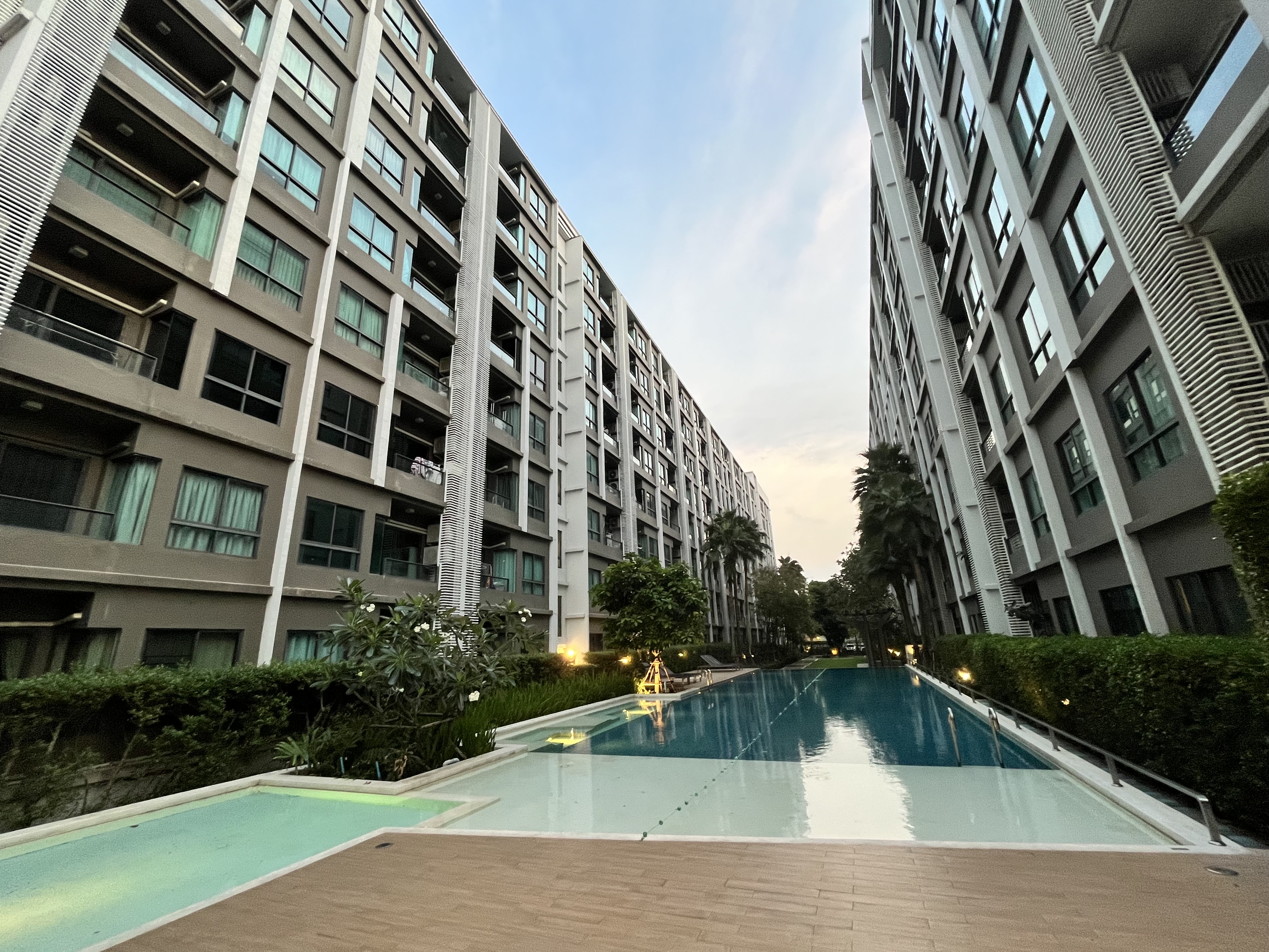 ขายด่วน คอนโด Ease Condo 1 ชั้น 3 ตึก บี โครงการ Land and House พระราม 2