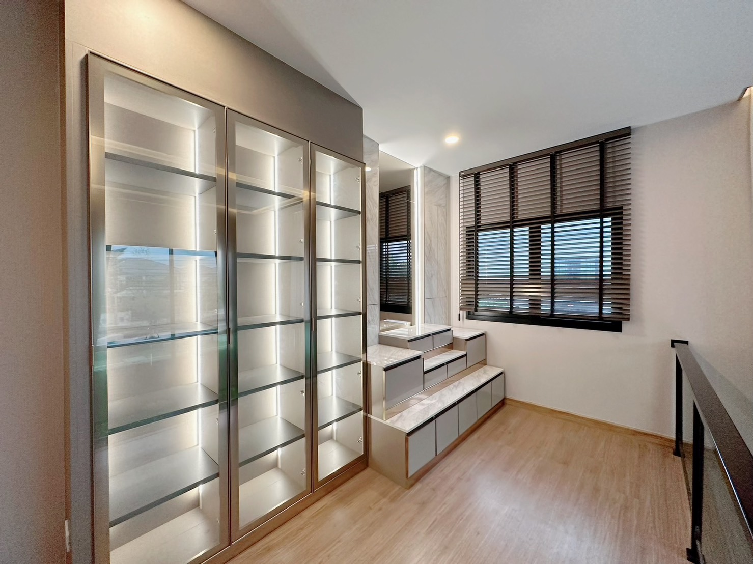 ขายบ้านหรู 2 ชั้น ทำเลดีที่สุดในโครงการ บริทาเนีย บางนา–สุวรรณภูมิ กม.26