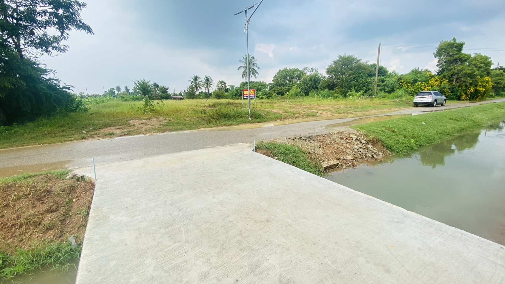 ขายที่ดินสวยแบ่งแปลงแล้ว พร้อมศาลาริมน้ำ อ.บ้านโป่ง จ.ราชบุรี