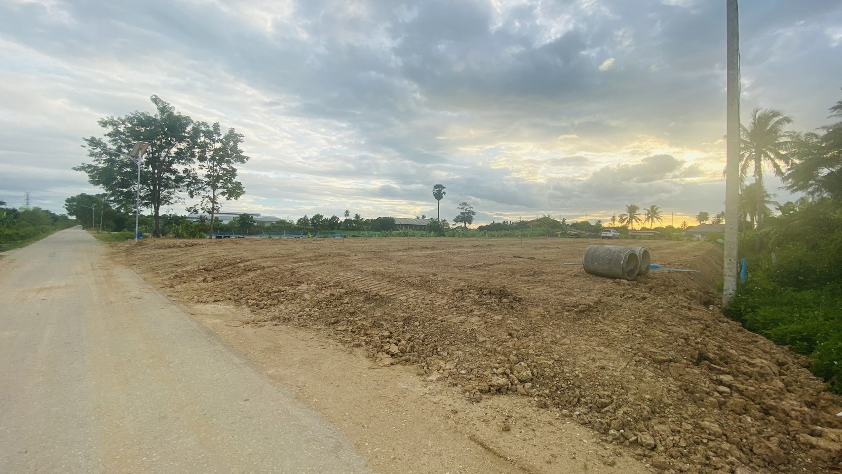ขายที่ดินสวยแบ่งแปลงแล้ว พร้อมศาลาริมน้ำ อ.บ้านโป่ง จ.ราชบุรี