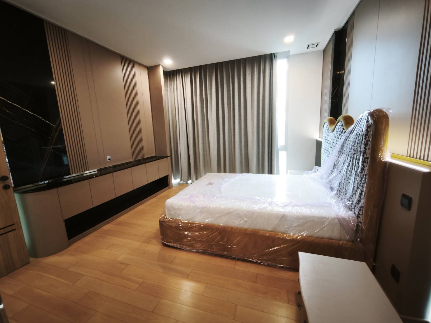 ขาย/เช่า บ้านหรู VIVE เอกมัย-รามอินทรา (พร้อมลิฟท์ส่วนตัว)