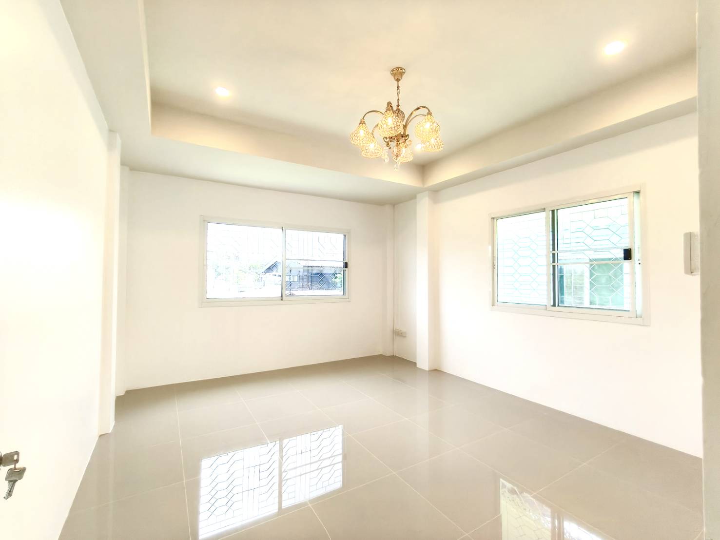 บ้านเดี่ยวสวยหรู พร้อมอยู่ ใกล้เดอะมอลล์บางกะปิ และสถานีรถไฟฟ้าลาดพร้าว 101 ลัดออกเลียบด่วนและเกษตรนวมินทร์ได้ (เจ้าของขายเอง)