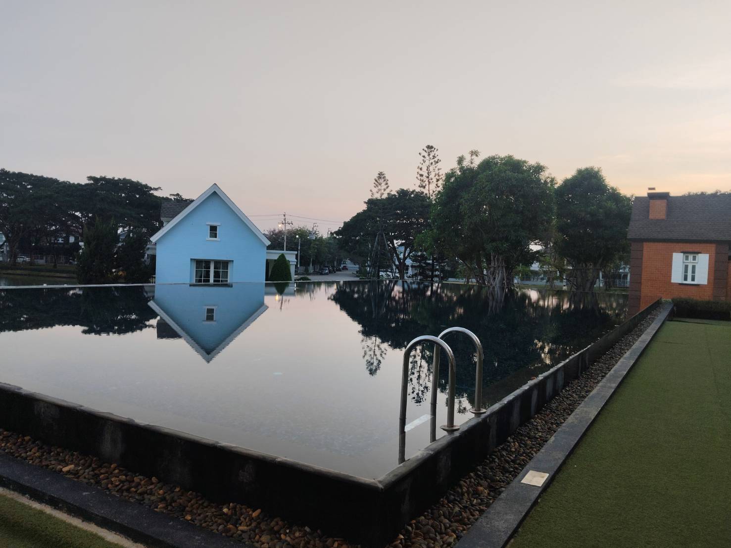 ขายบ้านทาวน์โฮม(พร้อมอยู่) หมู่บ้าน วิลาจิโอ บางนา กม.26 ขายถูก(เจ้าของขายเอง)