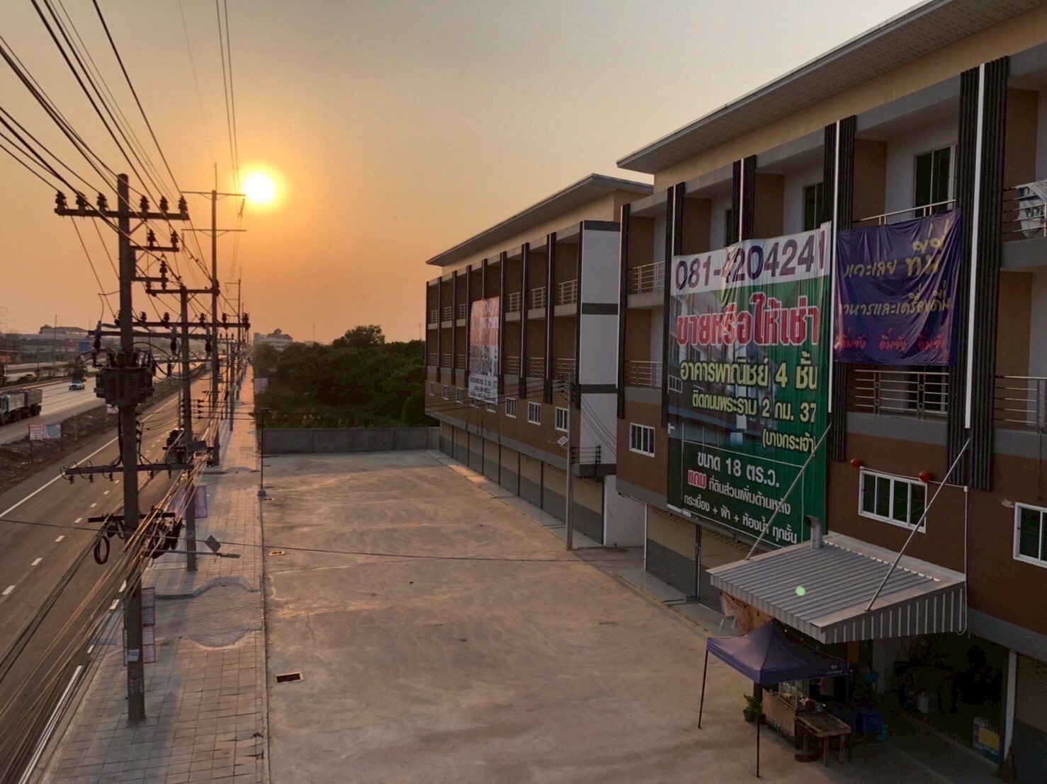 ขาย / ให้เช่า อาคารพาณิชย์ 4 ชั้น โครงการทรัพย์รุ่งเรือง ติดถนนพระราม 2 กม.36+800 จ.สมุทรสาคร