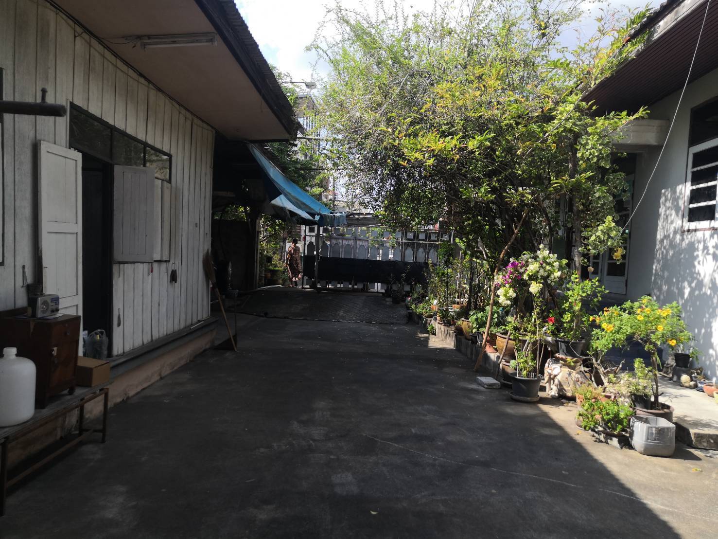 ขายที่ดินพร้อมบ้าน ซอยปรีดี พนมยงค์ 20 เขตวัฒนา กรุงเทพฯ ทำเลทอง ใกล้สุขุมวิทและ BTS พระโขนง