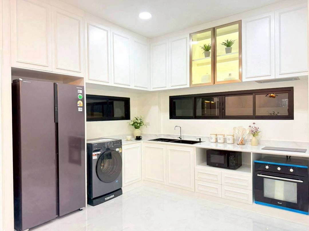 Pool villa for sale in Soi Siam. Fully built-in and furnished. Just bring your suitcase and move in! Design reflecting good taste and a perfect lifestyle.