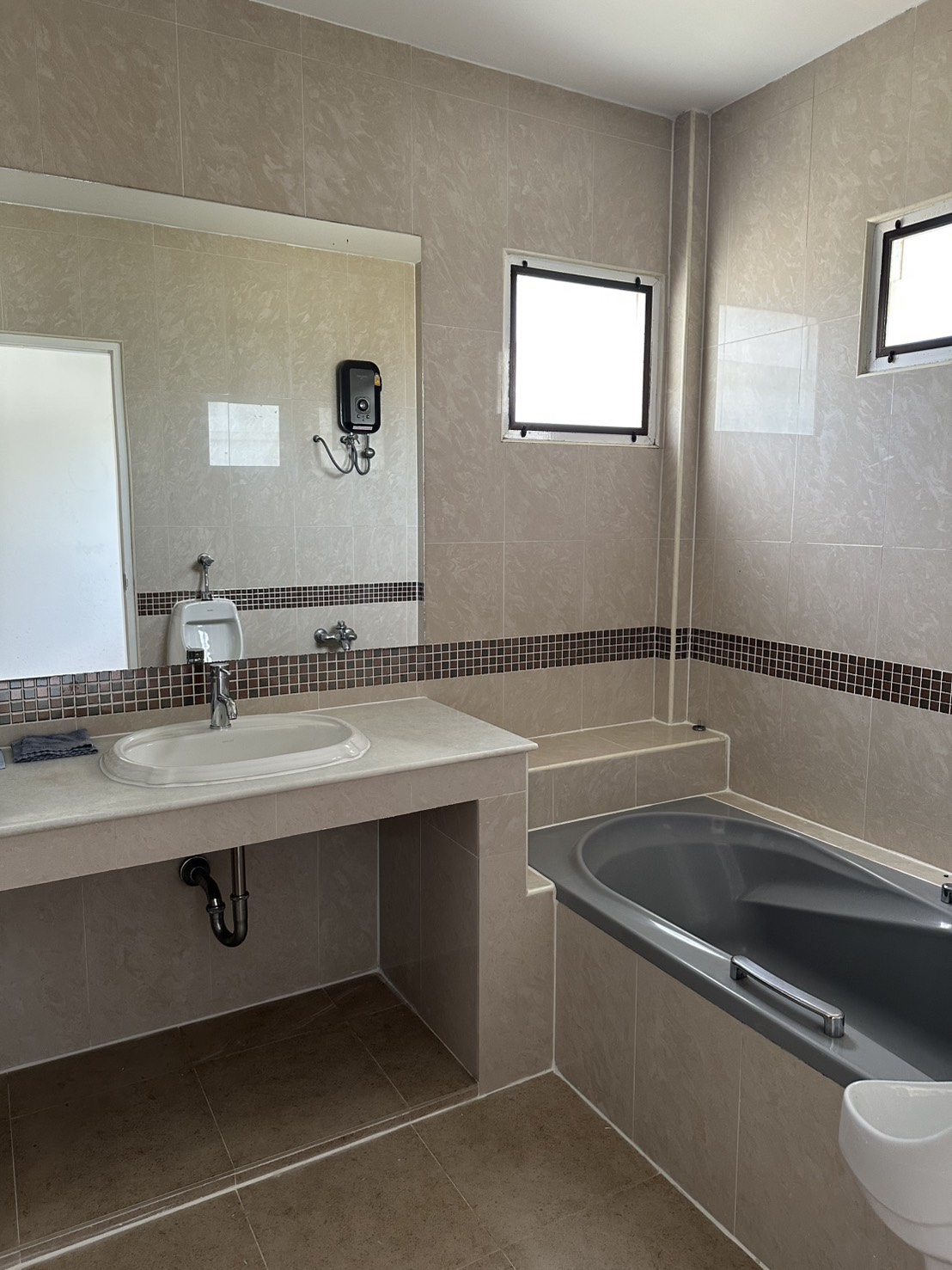ขายบ้านเดี่ยว 2 ชั้น หมู่บ้านคันทรีโฮม 3 ศรีราชา ถนนหนองยายบู่  เจ้าของขายเอง