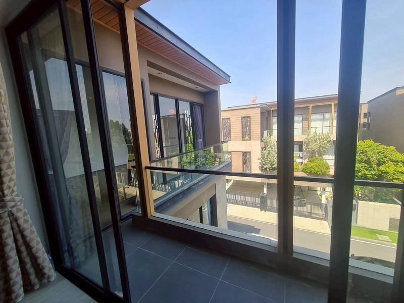 ขายบ้านเดี่ยว Vana Residence กรุงเทพกรีฑา ทำเลดี ติดต่อผึ้งรติ 061-941-9639