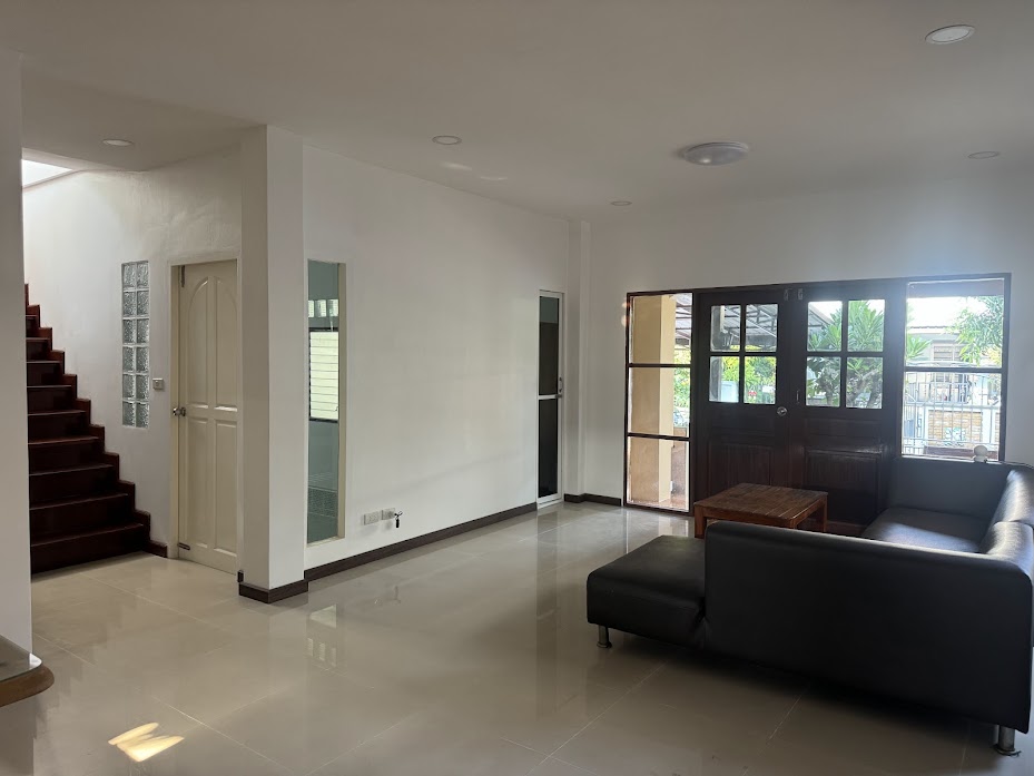ขายด่วนบ้านเดี่ยว 2 ชั้น รีโนเวทใหม่ทั้งหลัง หมู่บ้านกฤษณาเฮ้าส์ อ.บางเสาธง จ.สมุทรปราการ (เจ้าของขายเอง)