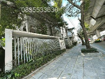 ขายตึกแถว อาคารพาณิชย์4ชั้น หลังมุม ติดถนนใหญ่พระราม9 จอดรถได้เยอะ เดินทางสะดวกมาก โทร. 0835533636