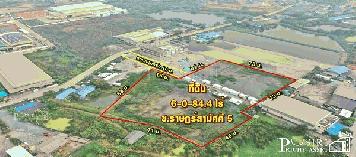 ที่ถมพร้อมใช้ 6 ไร่เศษ หน้ากว้างมากสร้างโรงงานได้ถึง 6,000 ตร.ม. พร้อมการเดินทางที่สะดวก ใกล้ถนนเศรษฐกิจ 1 กม. เชื่อมต่อถนนเลียบคลองสี่วา-เอกชัย