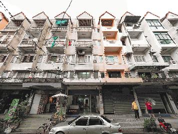 อาคารพาณิชย์ 4.5 ชั้น ซ.กรุงเทพนนท์8