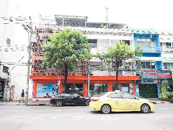 ที่ดินพร้อม สิ่งปลูกสร้าง ติดถนน ประชาราษฎร์ สาย 1 