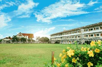 ขายกิจการ โรงแรม,ห้องพักรายวัน/เดือน,รีสอร์ท ,ห้องแถว,บ้าน 2 ชั้นขนาดใหญ่  บนที่ดิน 13 ไร่ 318 ตารางวา  อยู่ติดถนนพหลโยธิน อ.เมือง จ.เชียงราย 