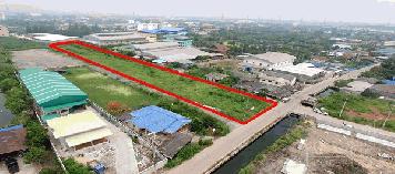 ประหยัดเวลาและต้นทุนสร้างโรงงาน บนที่ดินถมแล้ว 3 ไร่ 380 วา ง่ายต่อจัดแปลนทำโรงงานขาย หรือ เหมาะทำไลน์ผลิตได้ยาวถึง 230 เมตร สิบล้อเข้า-ออกง่าย ใกล้เศรษฐกิจ-พระราม2  KK2383S