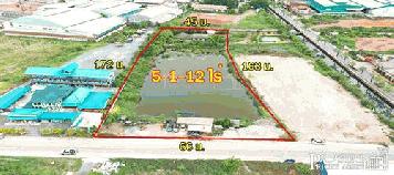 สร้างโรงงานได้หลากหลาย 3,500 ตร.ม. + บนที่ สีชมพู 5 ไร่เศษ หน้ากว้างๆ 66 ม. ติด ถนนคอนกรีต 10 ม. มั่นใจ เทรลเลอร์เข้า - ออกสะดวก เพียง 5 นาที ถนนเอกชัยเเละพระราม 2 KK5100S