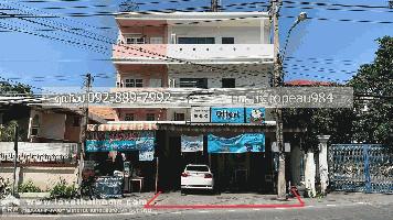 ขายตึกแถว ถนนลาดกระบัง ซอยฉลองกรุง พื้นที่48ตรว. ติดกับม.พระจอมเกล้าเจ้าคุณทหารลาดกระบัง ห่างจากสนามบินสุวรรณภูมิ เพียง 4.5 กม. เหมาะค้าขาย พร้อมกิจการห้องเช่านักศึกษา