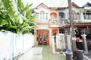 ทาวน์เฮ้าส์ บ้านสุขนที วิลล่า ซอย ลาดปลาเค้า 62 หลังริม