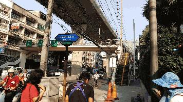ขายบ้านไม้ 3 หลังติดกัน ในซอยสะพานขวา  แขวงบางซื่อ เขตดุสิต กรุงเทพมหานคร 