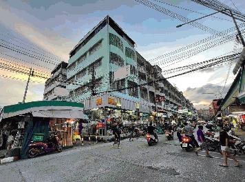 ขายอาคารพาณิชย์ ตลาดนัมเบอร์วัน ราม2 ทำเลทอง ห้องมุม เขตประเวศ กรุงเทพ