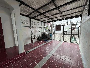 ขายทาวน์เฮ้าส์ 2ชั้น ลาดพร้าว41 แยก3 มี 2ห้องนอน 1ห้องน้ำ 1ห้องครัว