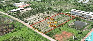ที่สวย 5 ไร่ สร้างโรงงานใหญ่ได้ถึง 5,000 ตร.ม.อย่างลงตัว พร้อมระบายน้ำลงคลองด้านหลังได้ทันที และใกล้ ถ.พระราม 2 และอีก 2 ถนนหลัก KK3692S