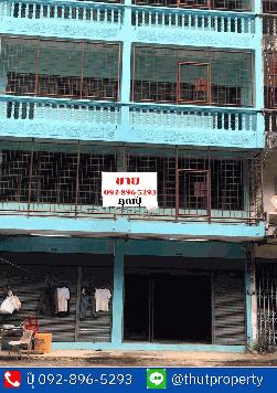 ขาย อาคารพาณิชย์  4 ชั้น  2 คูหาเชื่อมถึงกัน โครงการเสริมศิริวิลเลจ  เนื้อที่รวม 36 ตรว.ครึ่ง  โครงการตั้งอยู่ต้นซอยพระยาสุเรนทร์ 30 แยก1 พิเศษสุด!!มีลิฟท์ขึ้นลงภายในอาคาร  ติดถนนเมนหลักพระยาสุเรนทร์ ทำเลดี  ราคาดีงาม ถูกสุดๆ 