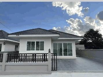 ขายบ้านเดี่ยวมือหนึ่งชั้นเดียว ม.แกรนดิโอ บ้านบึง บ้านสวย ติดวิวภูเขา ทำเลสุดปัง จ.ชลบุรี