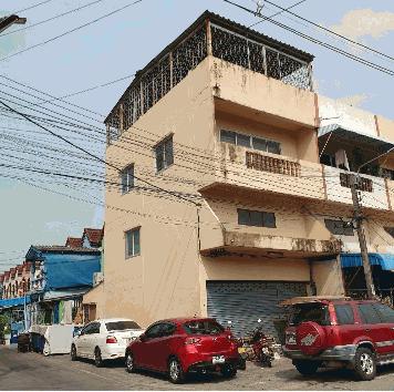 ขายตึกแถว 1 คูหา  หมู่บ้านศิวพร  ซ.เลี่ยงเมืองนนท์ 3