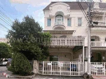 ทาวน์โฮม เดอะ เมทโทร สาทร-กัลปพฤกษ์ หลังมุม