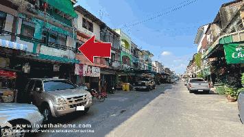 ขายตึกแถวรามคำแหง 54 ลัดออกถนนศรีนครินทร์ได้ ติดแยกลำสาลี ใกล้รถไฟฟ้าสถานีลำสาลี พื้นที่ 16.5 ตรว. สภาพพร้อมอยู่ โครงสร้างแข็งแรง