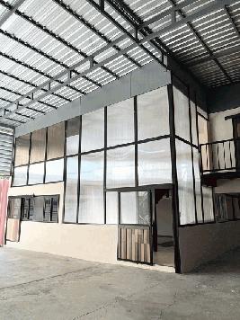 โกดัง 2 ชั้นให้เช่า ดินแดง พร้อมออฟฟิศในตัว รถ6ล้อเข้าได้ 470ตร.ม เนื้อที่รวมทั้งหมด 470ตร.ม. - ชั้นล่าง 310.5 ตร.ม. มีออฟฟิศ(แอร์ 2 ตัว)