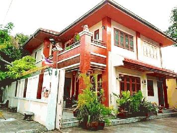 ขายบ้าน2ชั้นพร้อมโรงงานหรือทำโกดัง เนื้อที่ 174 ตรว (เคยทำเกี่ยววงกบประตูหน้าต่าง ) เนื้อที่ใช้สอย ประมาณ 600-700 ตรม อยู่ใน ซอยสุขุมวิท101/1  ซ.วชิรธรรมสาธิต  รถ6ล้อใหญ่ เข้าได้   ไฟฟ้า3 phase   4. ห้องน้ำ 2 ห้อง 