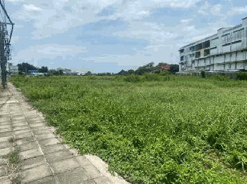 ขายที่ดินติดทางแยกถนนฉลองกรุงและถนนสุวินทวงศ์ เหมาะทำหมู่บ้าน ศูนย์การค้า โชว์รูม ข.หนองจอก