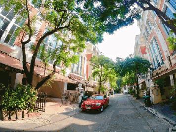 ให้เช่าทาวน์เฮ้าส์ 4.5 ชั้น หมู่บ้านบ้านกลางกรุง ทองหล่อ สุขุมวิท 55 Baan Klang Krung Thonglor ขนาด 380 ตรม. ใกล้ BTS Townhouse at Moo Bann Klang Krung Thonglor Opposite of J-Avenue Thonglor