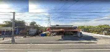 ขายที่ดินติดถนนคุ้มเกล้า มีนบุรี เนื้อที่ 31 ไร่ เศษ  หน้ากว้าง ประมาณ 70 เมตรขายราคา ไร่ละ 5.8 ล้าน ราคา นี้รวมทุกอย่าง 