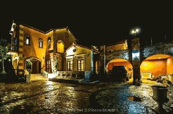 ขายบ้านเขาใหญ่ ถนนธนะรัตน์  ตำบลหมูสี เขาใหญ่ อำเภอปากช่อง  ใกล้ปาลิโอเขาใหญ่ (เจ้าของขายเอง)