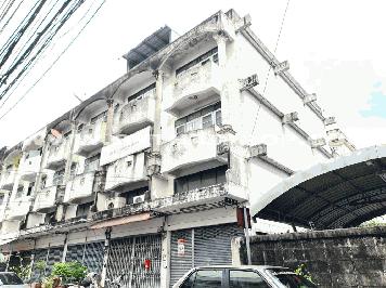 อาคารพาณิชย์ 3.5 ชั้น ถ.กรุงเทพ-นนทบุรี บางซื่อ