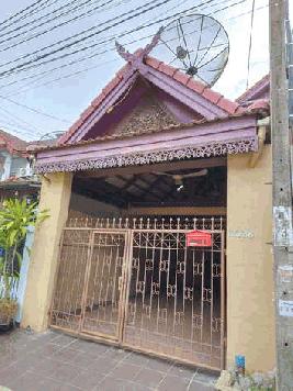 ขายทาวน์เฮ้าส์ 2 ชั้น หมู่บ้านอุบลชาติ 2 ซอย 9 หมู่ 3 ใกล้สถานีรถไฟฟ้าสายสีม่วง สถานีท่าอิฐ ( เจ้าของขายเอง )