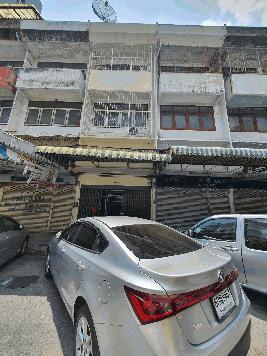 ขายอาคารพาณิชย์ 3.5 ชั้นไม่รวมดาดฟ้า ทำเลดี