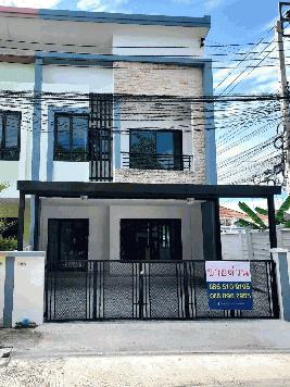 บ้านทาวน์เฮาส์ พุทธบูชา36 ทำเลดี รีโนเวทใหม่ หมู่บ้านพราวด์36ติดถนน