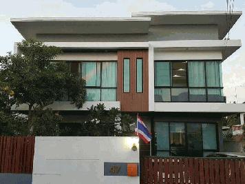 ขายบ้านเดี่ยว 2 ชั้น 98 ตรว. 5 ห้องนอน ย่านโชคชัย 4 ลาดพร้าว เลียบด่วน พร้อมเฟอร์นิเจอร์ ใกล้ทางออกถนนเลียบด่วน รามอินทรา